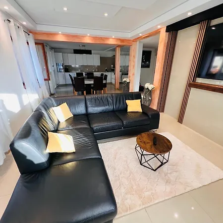 Apartamento A 4-room Family House Only 6 Km From Basel