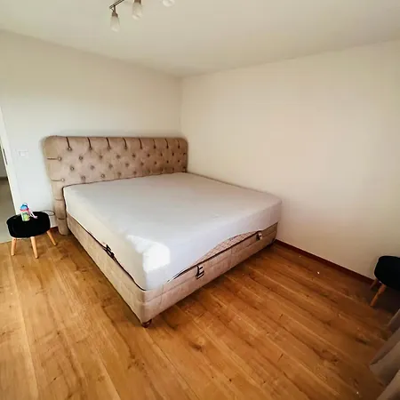 Apartamento A 4-room Family House Only 6 Km From Basel *